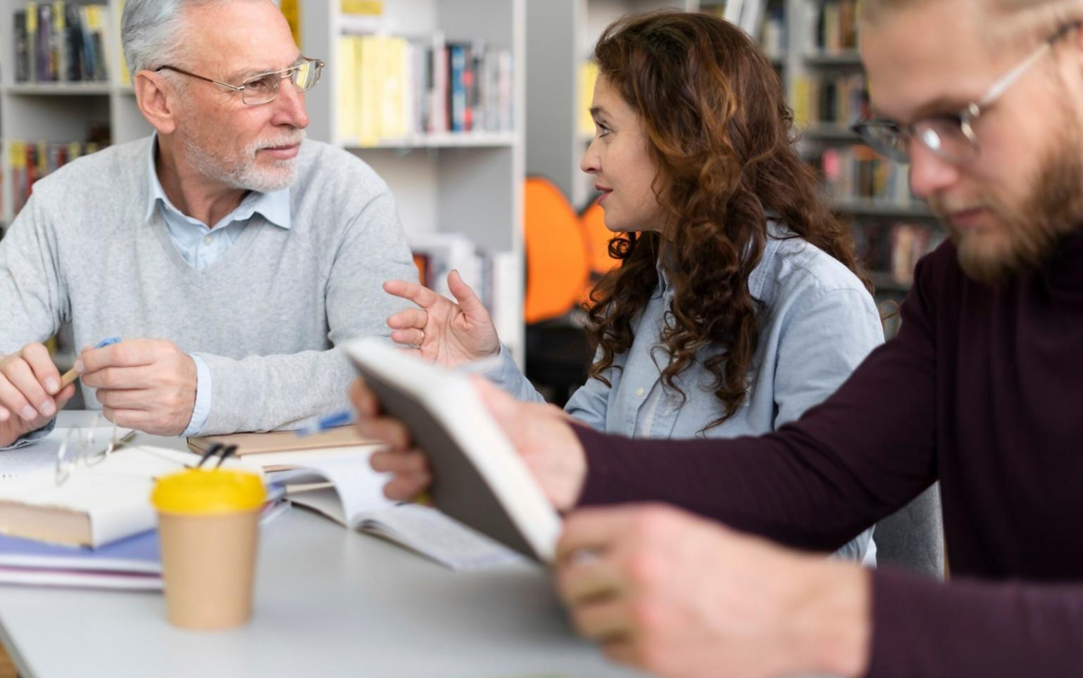 Professionelle Barbier-Ausstattung und Arbeitsplatz bei lyraexivia